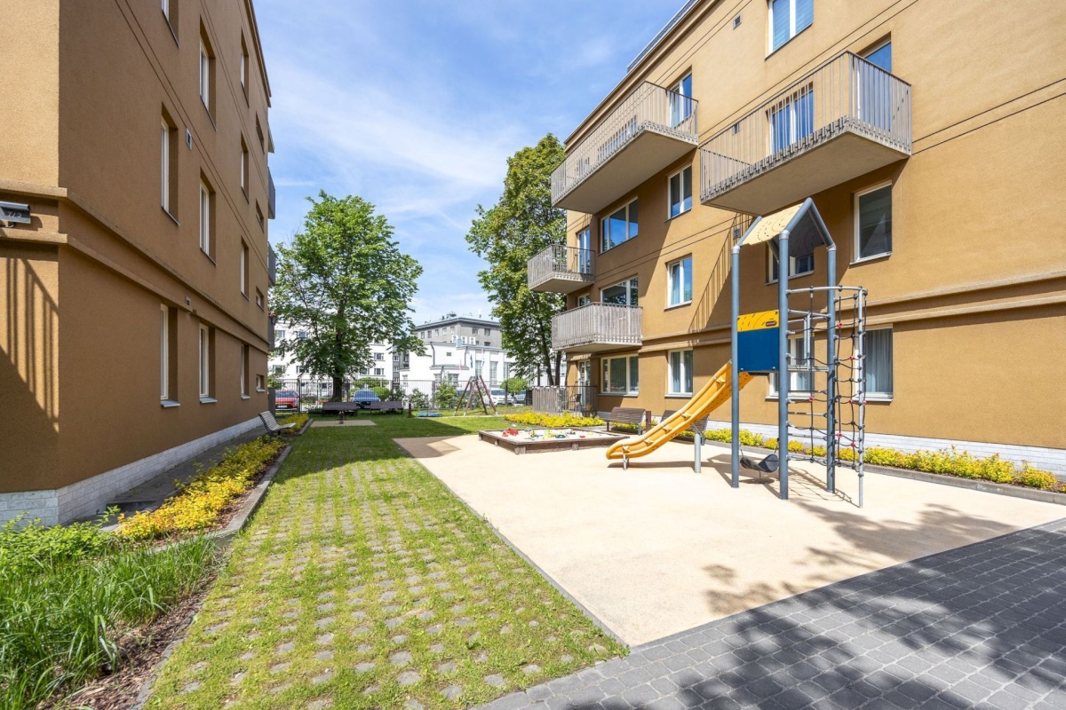 Tallinn, Kesklinna linnaosa, Torupilli, C. R. Jakobsoni 7