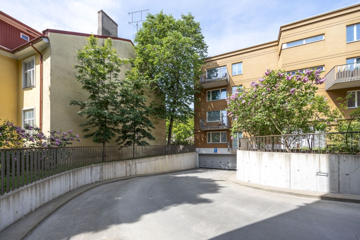 Tallinn, Kesklinna linnaosa, Torupilli, C. R. Jakobsoni 7