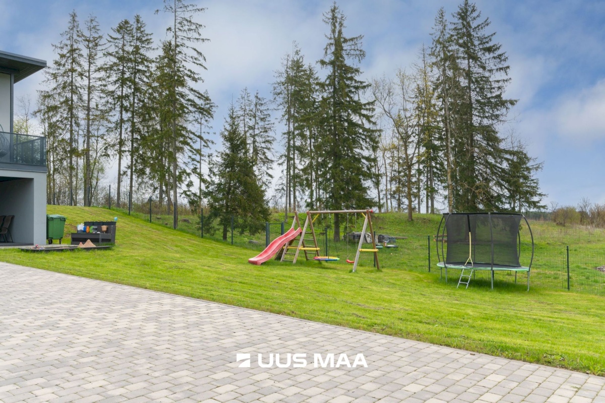 Vinni vald, Karkuse küla, Kiige