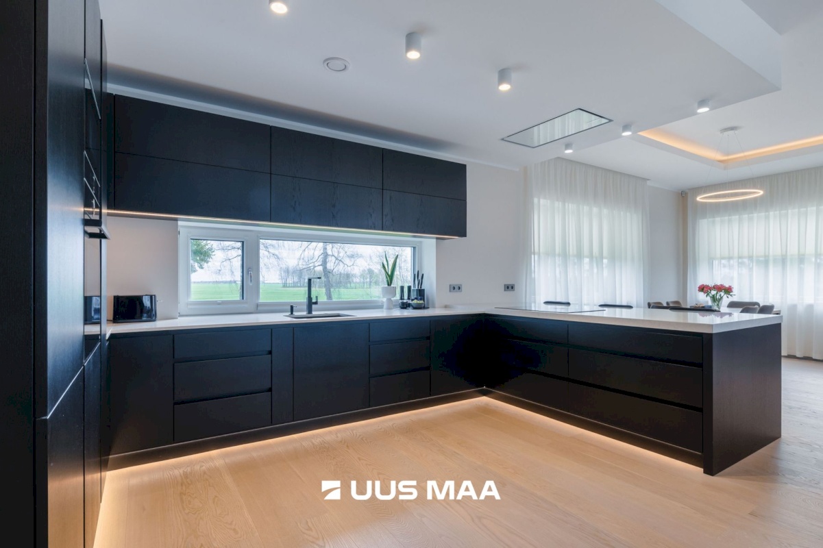 Vinni vald, Karkuse küla, Kiige