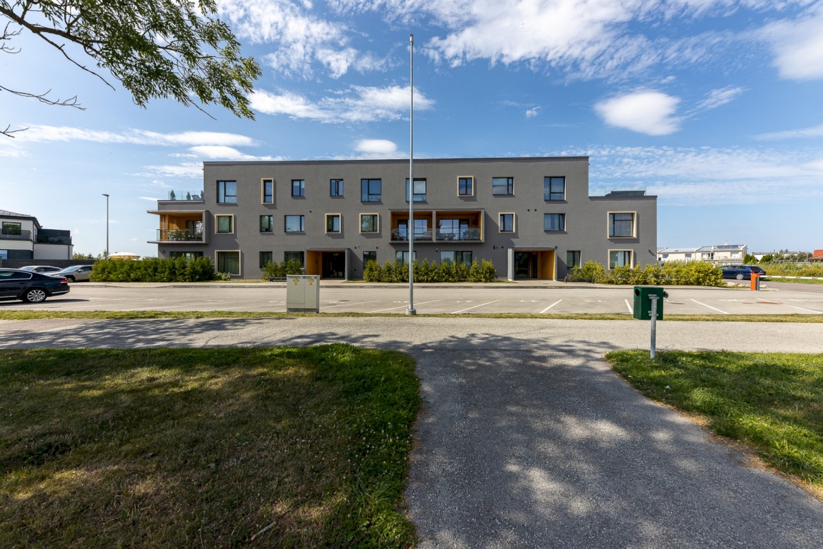 Rae vald, Peetri alevik, Kodu tee 1