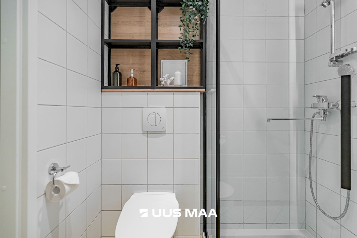 Tallinn, Kesklinna linnaosa, C. R. Jakobsoni 17