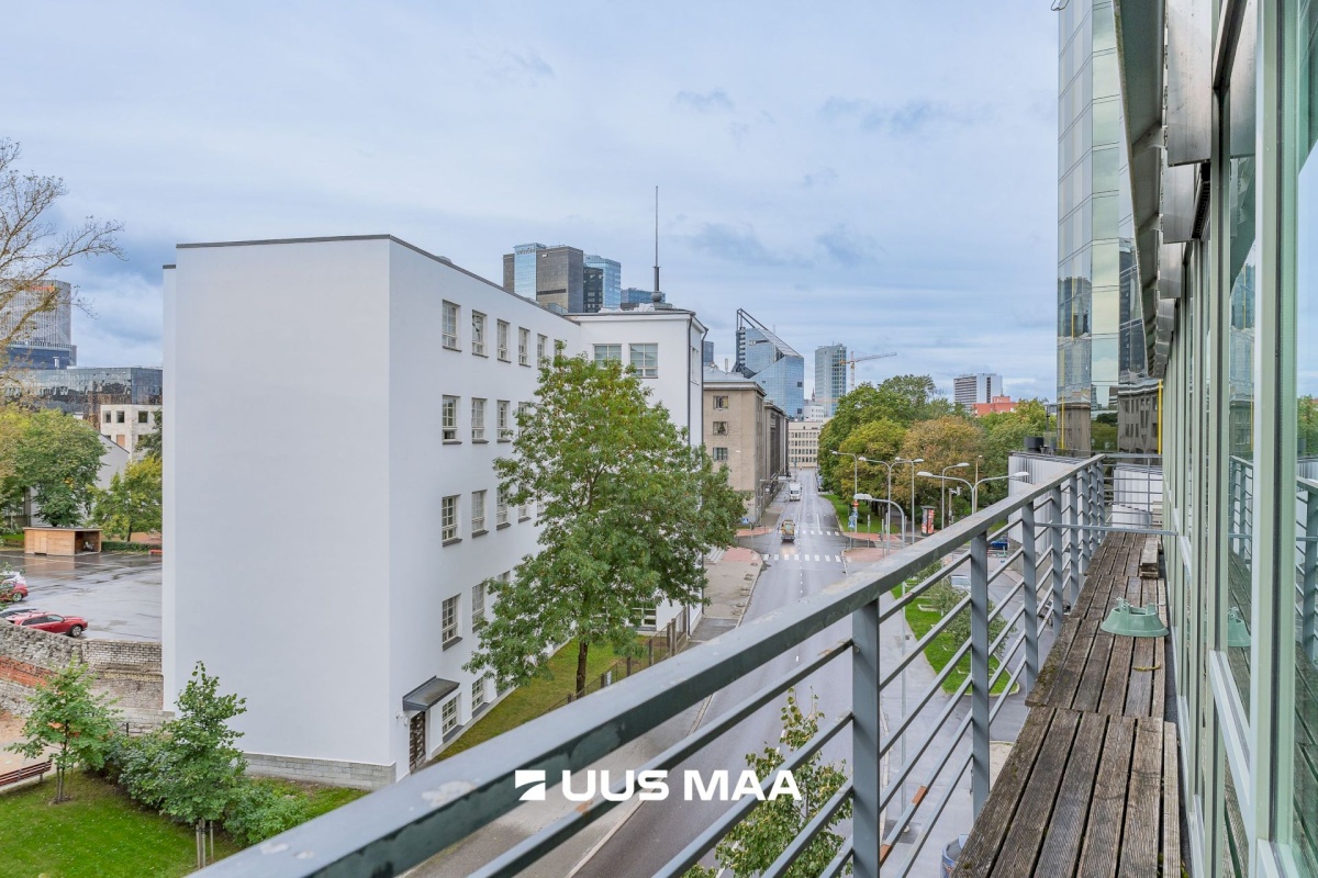 Tallinn, Kesklinna linnaosa, C. R. Jakobsoni 17