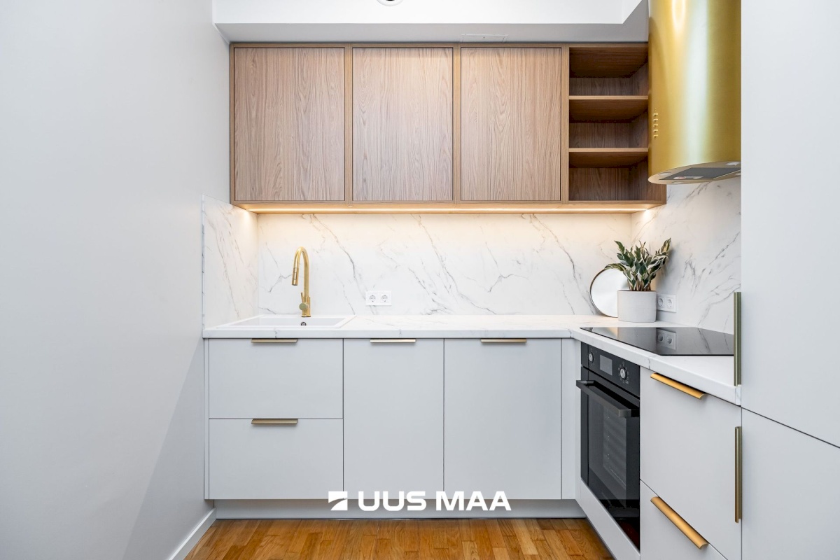 Tallinn, Kesklinna linnaosa, C. R. Jakobsoni 17