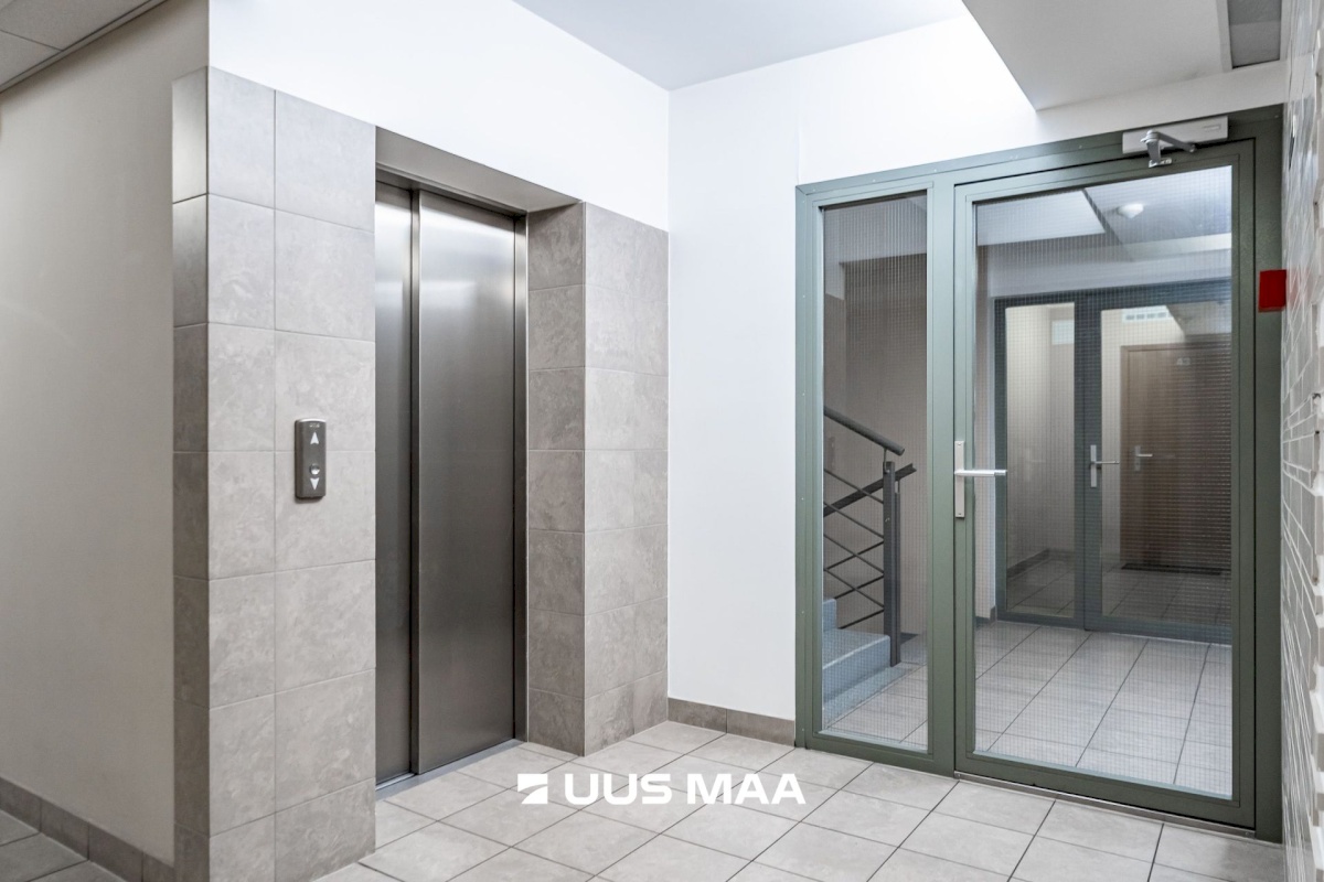 Tallinn, Kesklinna linnaosa, C. R. Jakobsoni 17