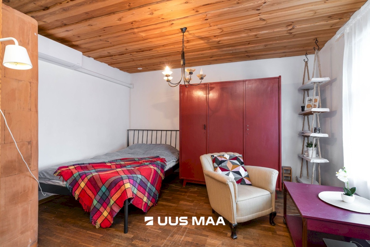 Viljandi linn, Kesklinn, Tallinna tn 33