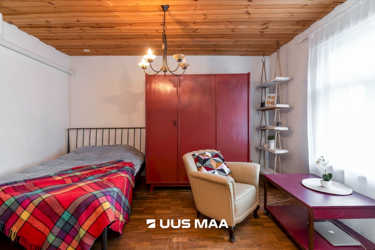 Viljandi linn, Kesklinn, Tallinna tn 33