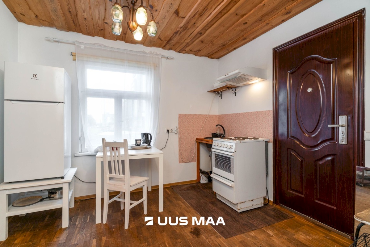 Viljandi linn, Kesklinn, Tallinna tn 33