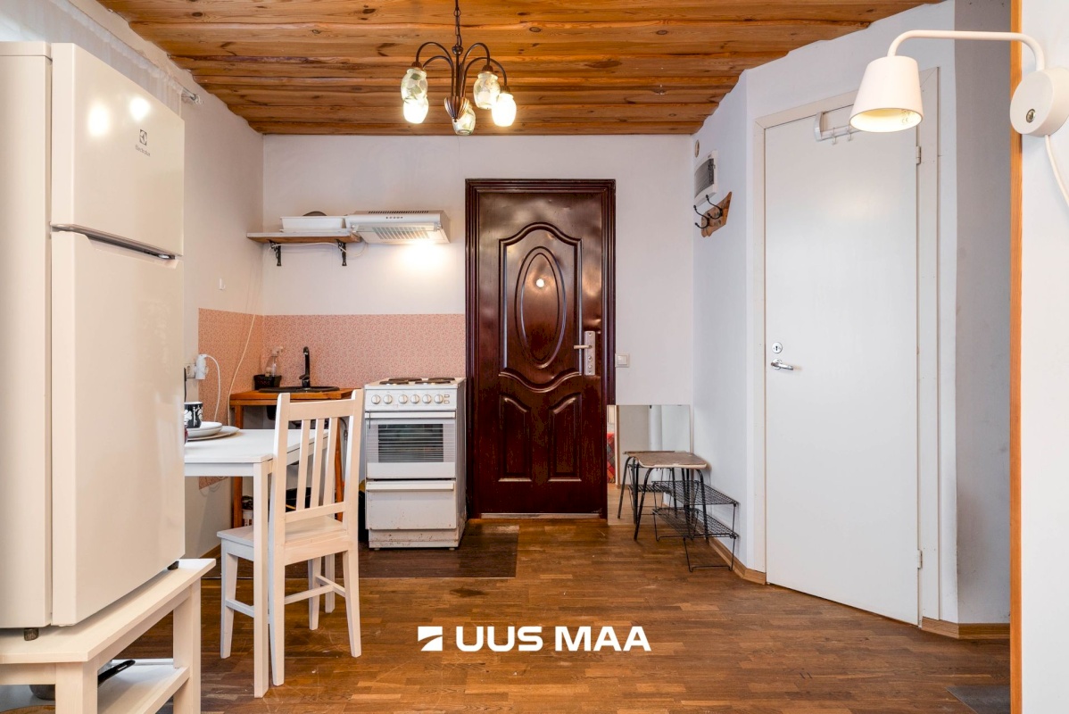 Viljandi linn, Kesklinn, Tallinna tn 33