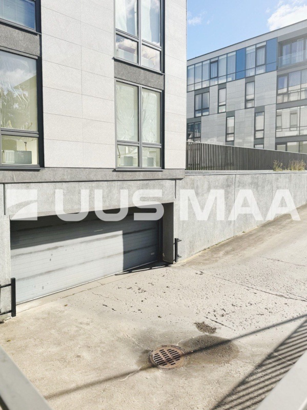 Tallinn, Kesklinna linnaosa, Kadriorg, Liivaoja 1