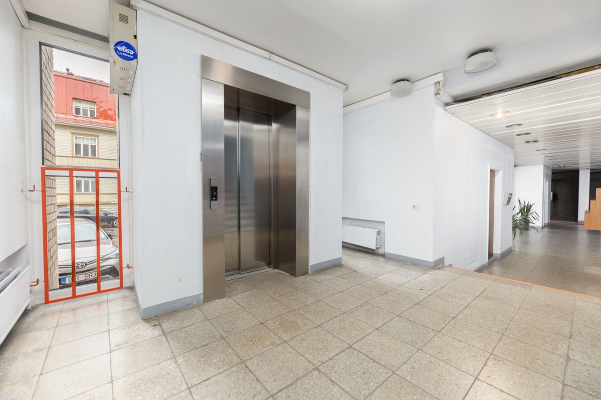 Tallinn, Kesklinna linnaosa, Kadriorg, Tina 21a