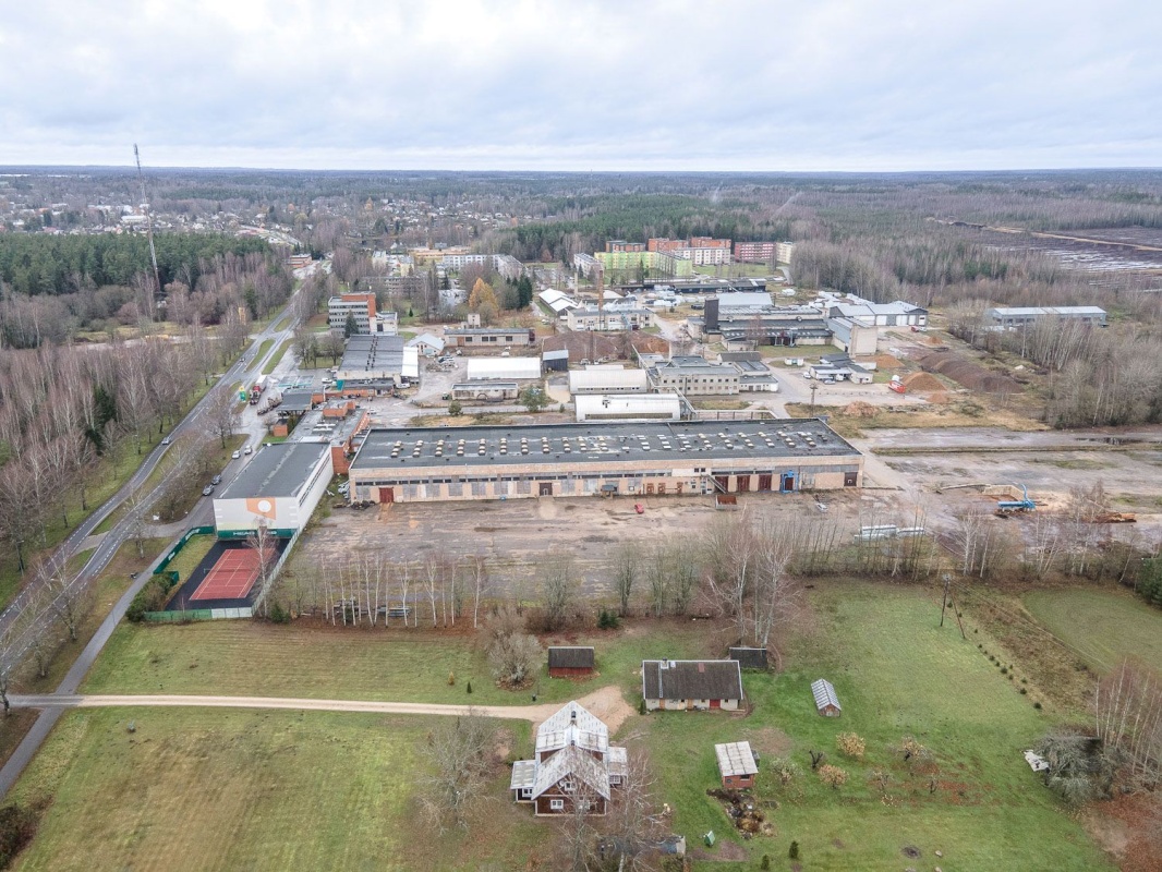 Tõrva vald, Tõrva linn, Tööstuse 1  ja 3