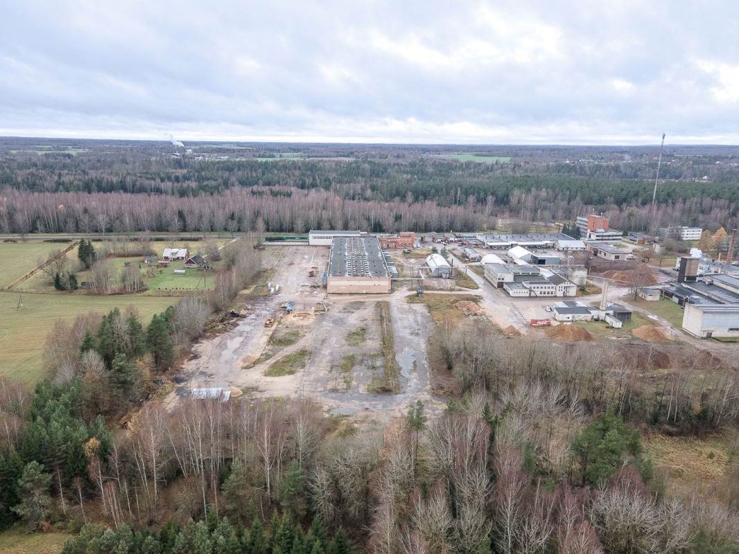 Tõrva vald, Tõrva linn, Tööstuse 1  ja 3