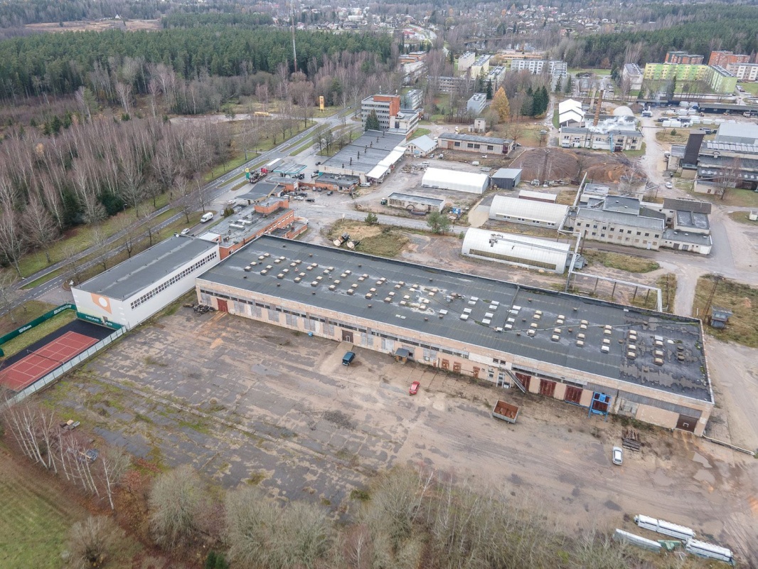 Tõrva vald, Tõrva linn, Tööstuse 1  ja 3