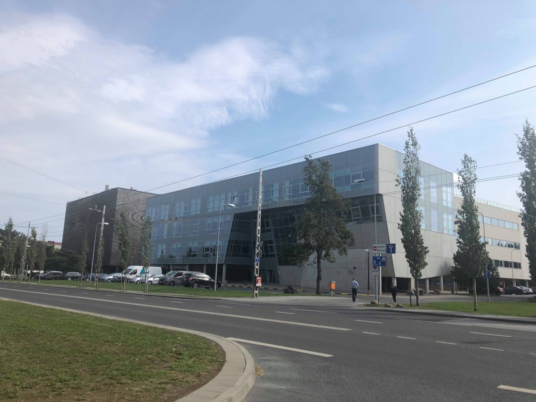 Tallinn, Mustamäe linnaosa, Akadeemia tee 10