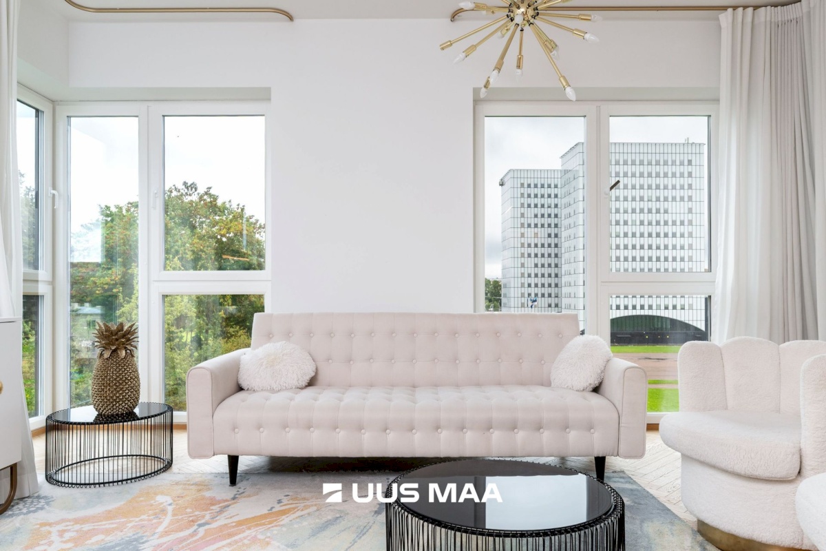 Tallinn, Kesklinna linnaosa, Uus Maailm, Toom-Kuninga 15