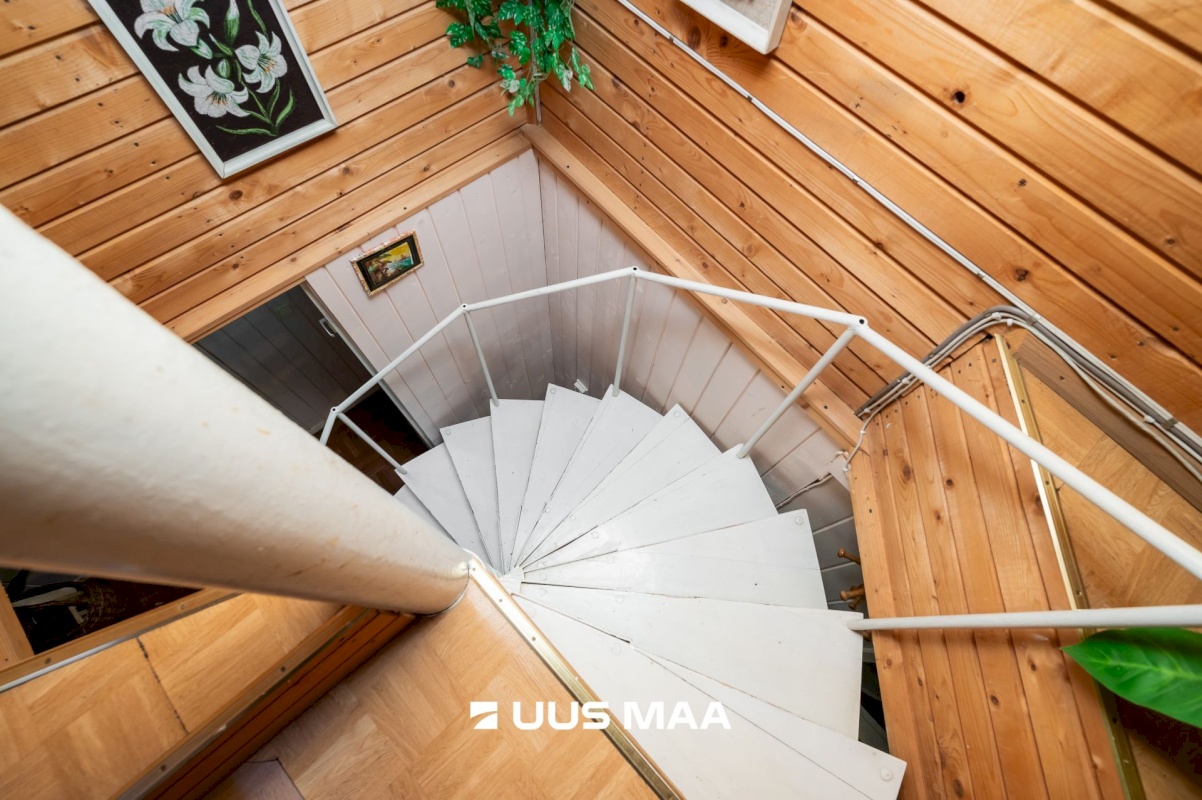 Viimsi vald, Leppneeme küla, Roosimetsa tee 2