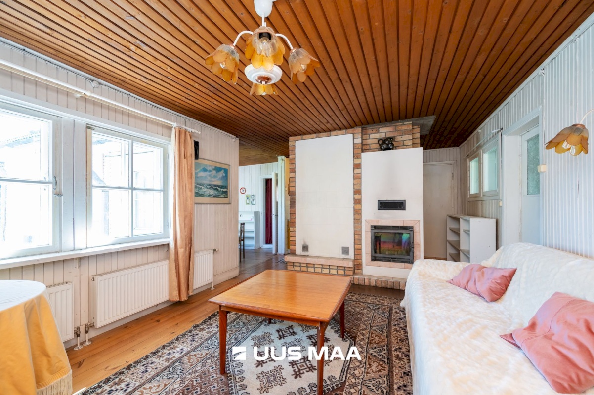 Viimsi vald, Leppneeme küla, Roosimetsa tee 2