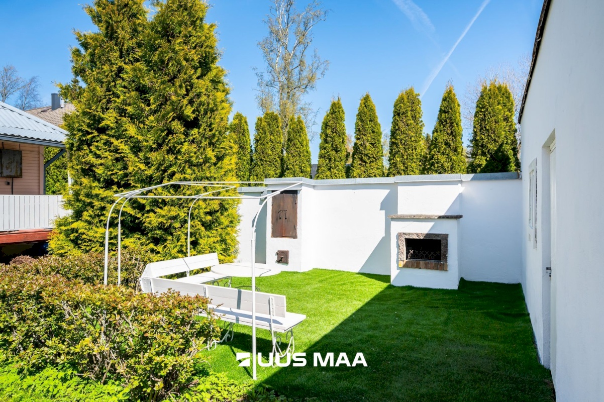 Viimsi vald, Leppneeme küla, Roosimetsa tee 2