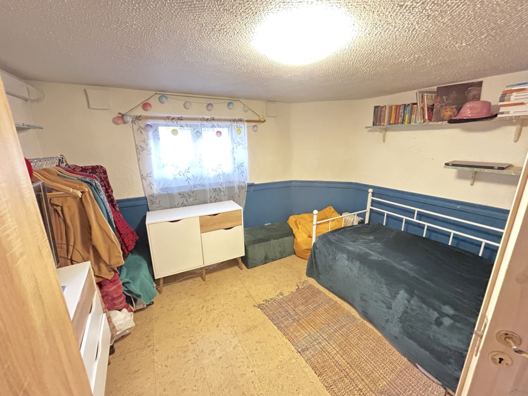 Tallinn, Põhja-Tallinna linnaosa, Kalamaja, Valgevase 11