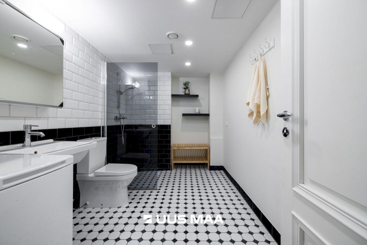 Tallinn, Kesklinna linnaosa, Kadriorg, Raua 63