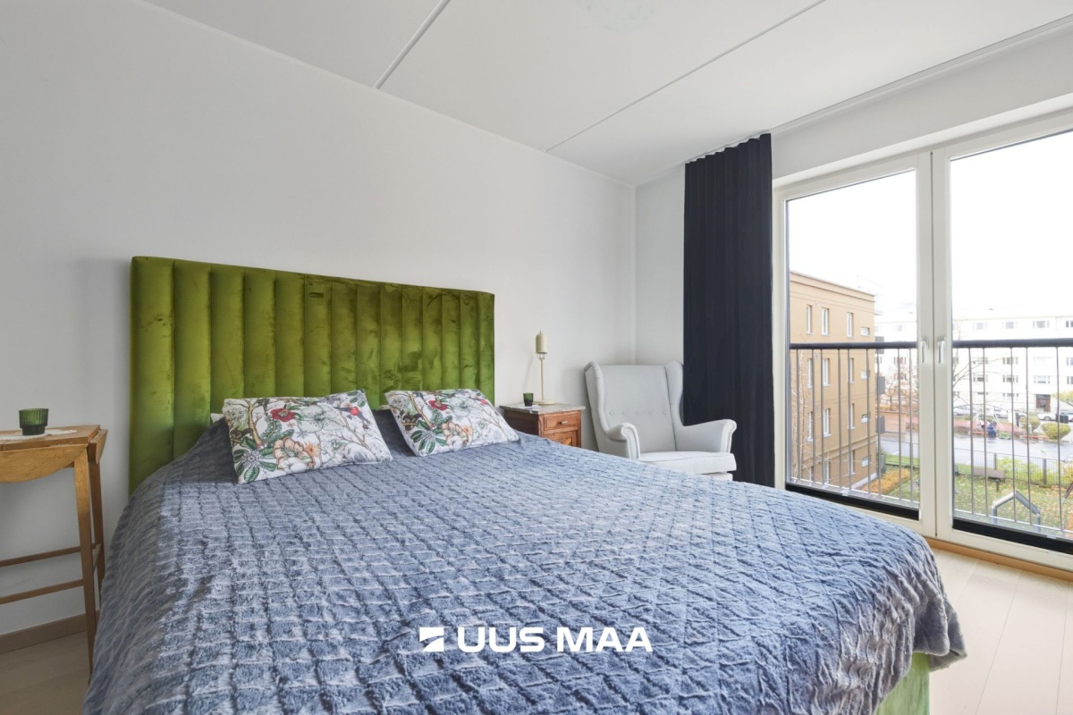 Tallinn, Kesklinna linnaosa, Kadriorg, C. R. Jakobsoni 7/1