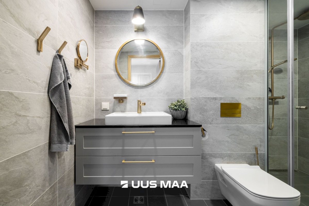 Tallinn, Kesklinna linnaosa, Kadriorg, C. R. Jakobsoni 7/1