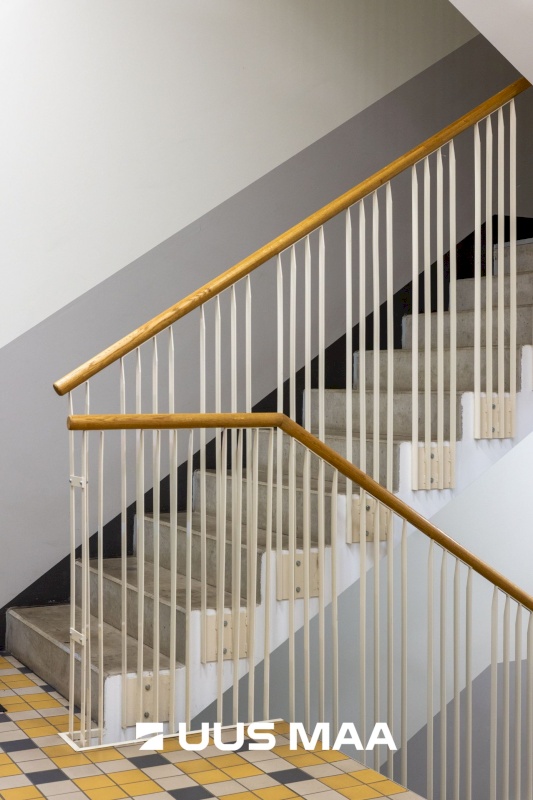 Tallinn, Kesklinna linnaosa, Kadriorg, C. R. Jakobsoni 7/1