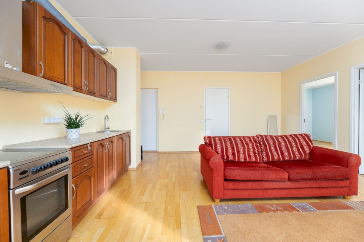 Rae vald, Peetri alevik, Uus maa tee 8