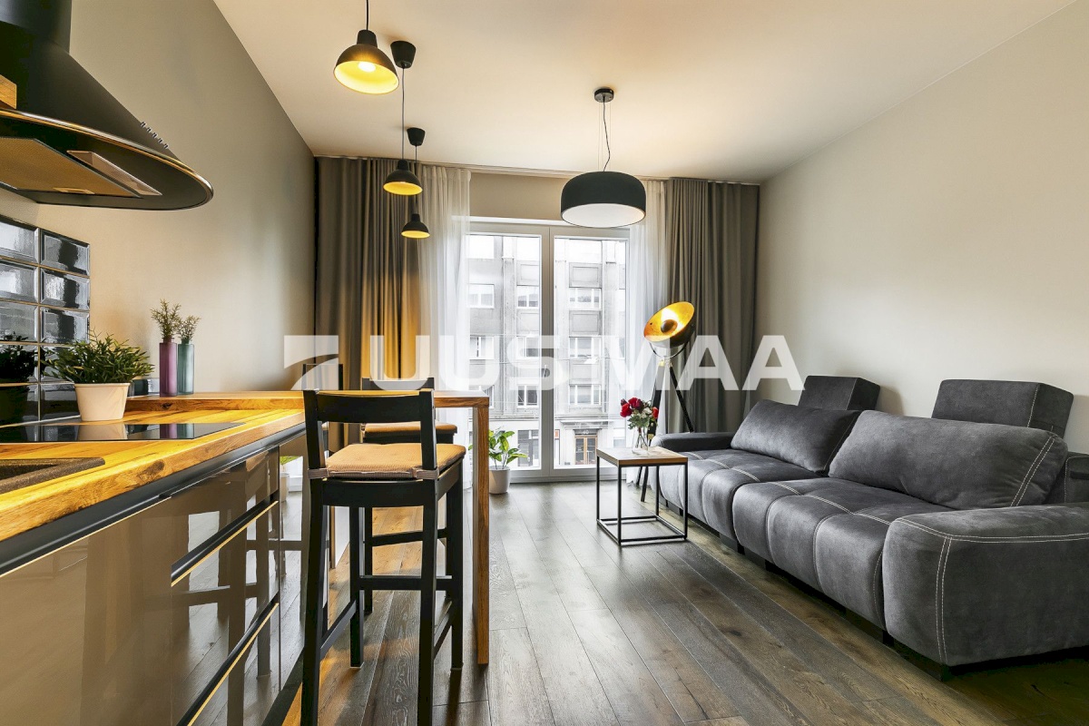 Tallinn, Kesklinna linnaosa, Pärnu mnt 33