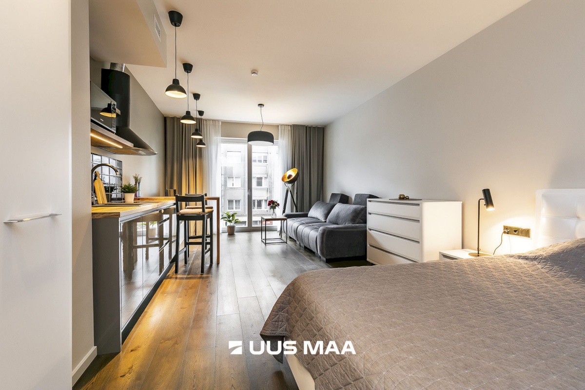 Tallinn, Kesklinna linnaosa, Pärnu mnt 33