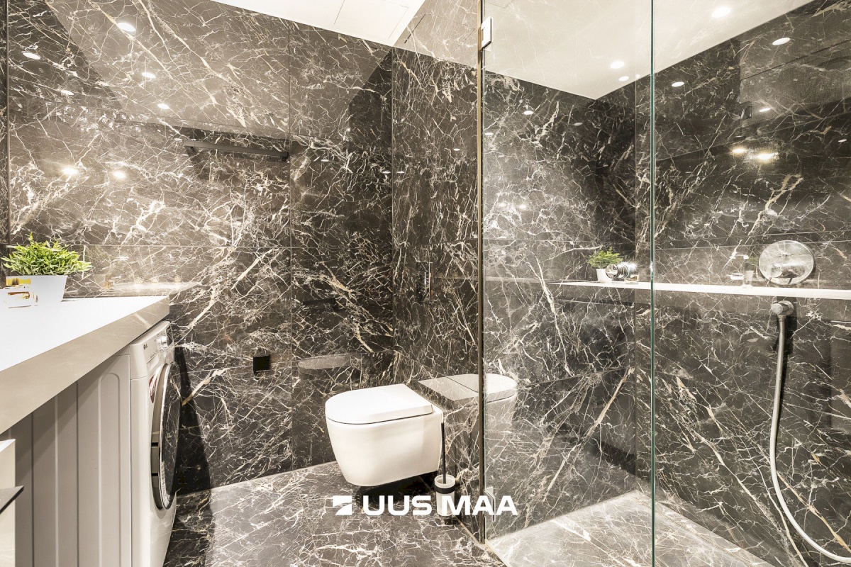 Tallinn, Kesklinna linnaosa, Pärnu mnt 33