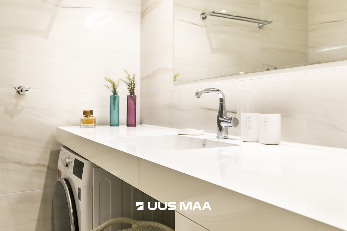 Tallinn, Kesklinna linnaosa, Pärnu mnt 33