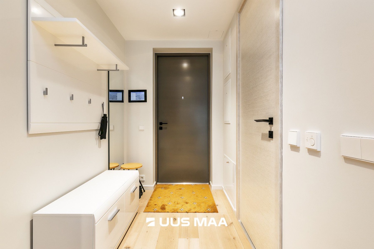 Tallinn, Kesklinna linnaosa, Pärnu mnt 33