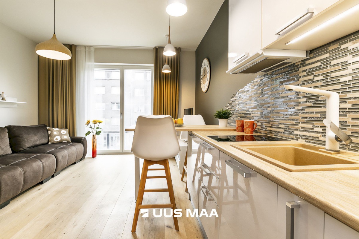 Tallinn, Kesklinna linnaosa, Pärnu mnt 33