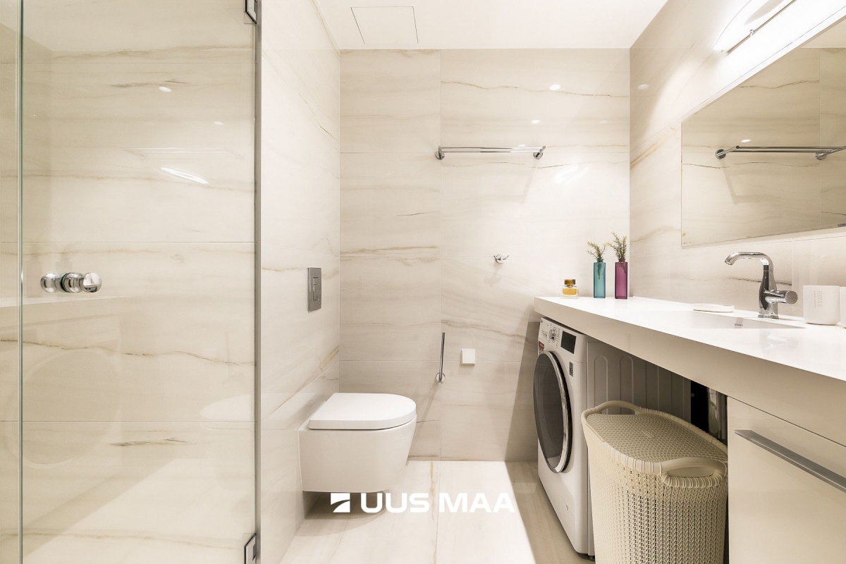 Tallinn, Kesklinna linnaosa, Pärnu mnt 33