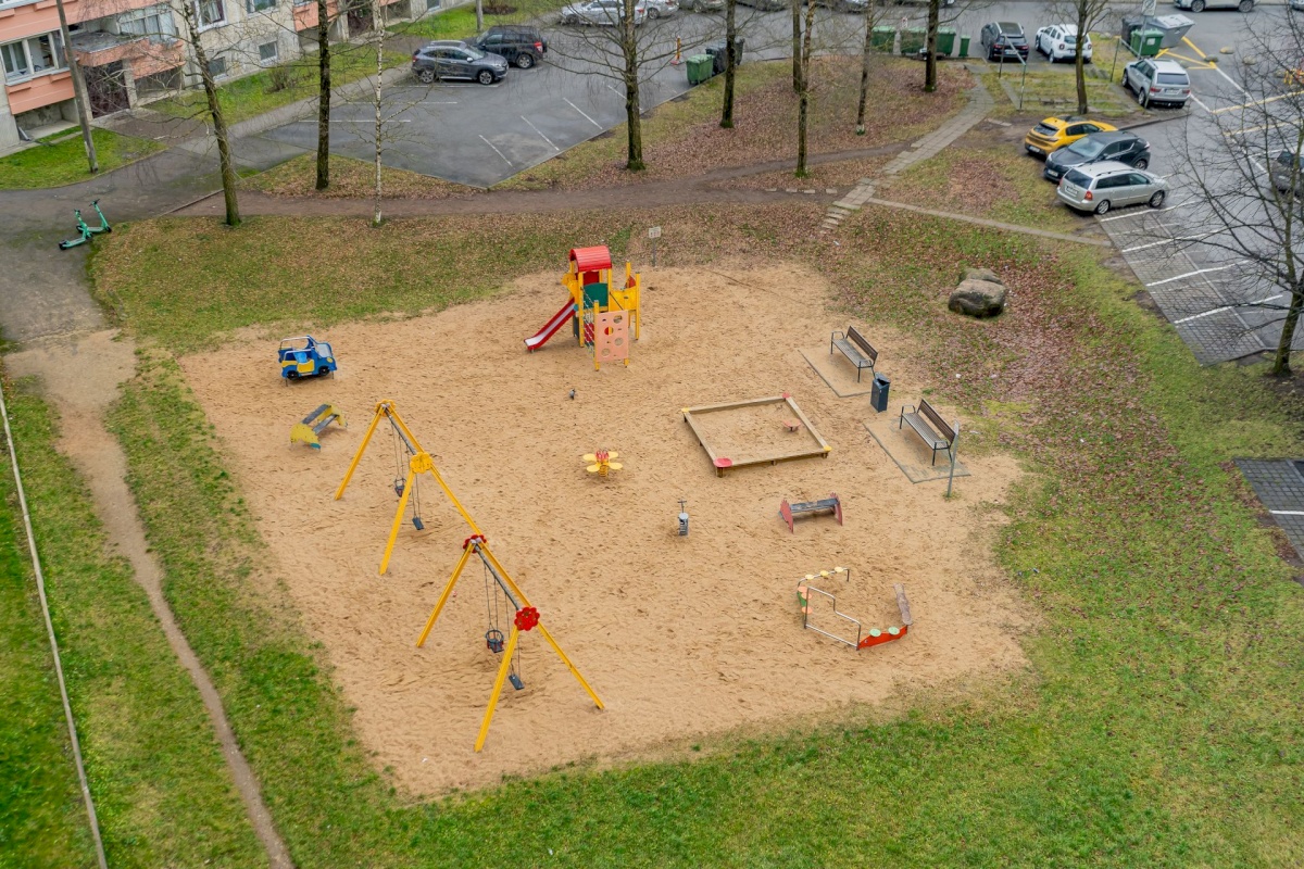 Tallinn, Lasnamäe linnaosa, Raadiku tn 2