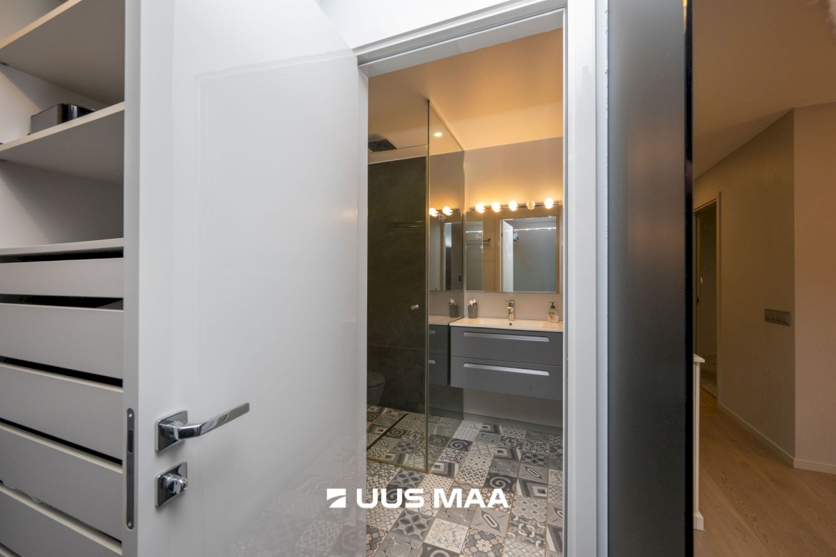 Tallinn, Kesklinna linnaosa, Raua, Tina 21