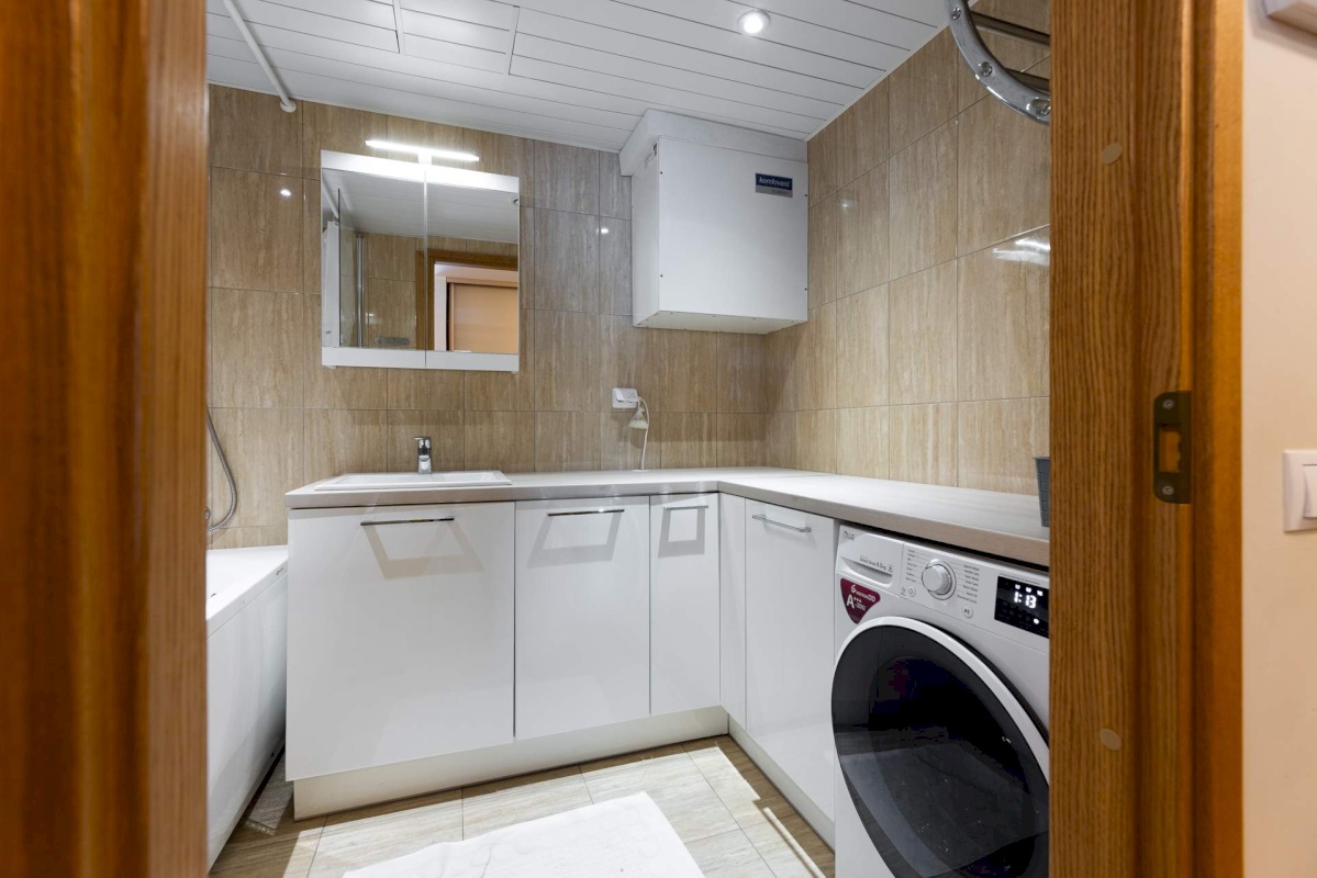 Tallinn, Lasnamäe linnaosa, Meeliku tn 21/3