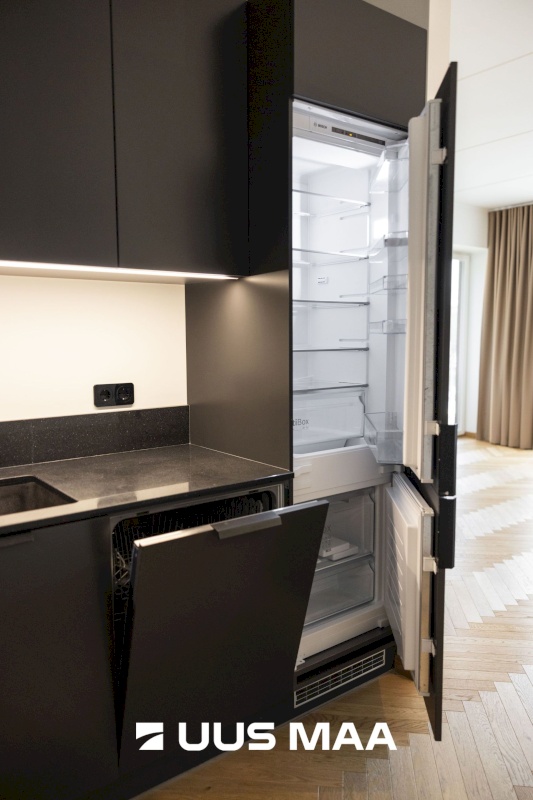 Tallinn, Kesklinna linnaosa, Uus Maailm, Toom-Kuninga 15