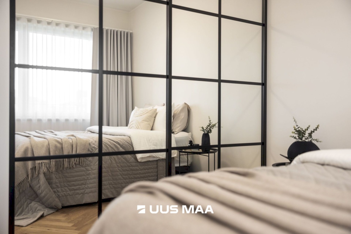 Tallinn, Kesklinna linnaosa, Uus Maailm, Toom-Kuninga 15