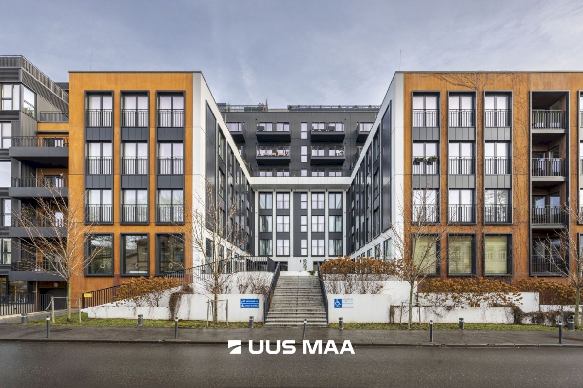 Tallinn, Kesklinna linnaosa, Uus Maailm, Toom-Kuninga 15