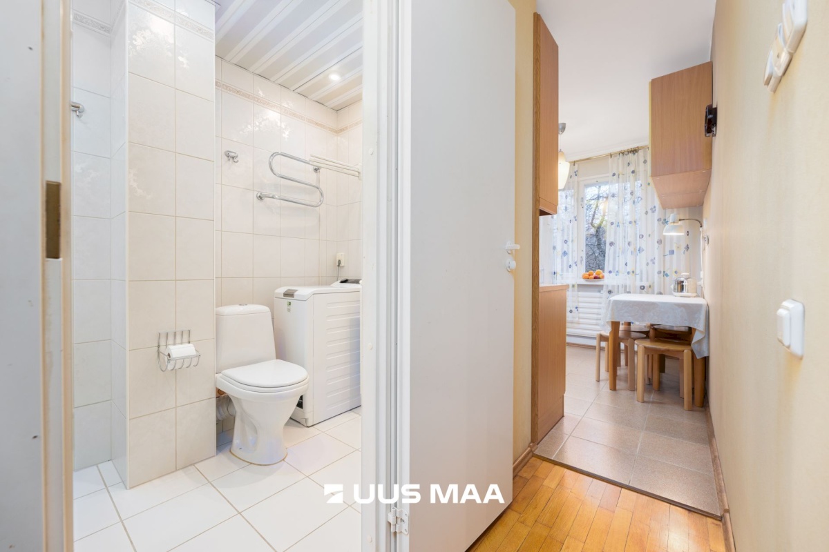 Tallinn, Mustamäe linnaosa, Mustamäe, Akadeemia tee 64a