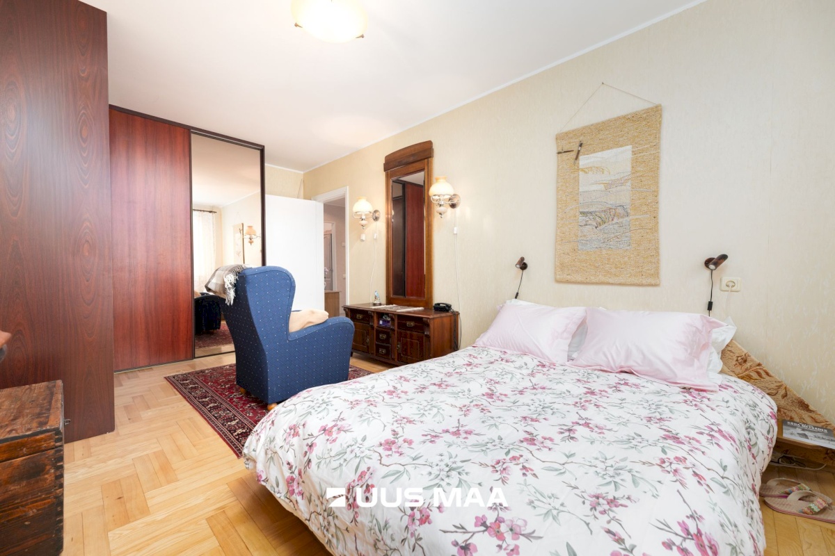 Tallinn, Mustamäe linnaosa, Mustamäe, Akadeemia tee 64a