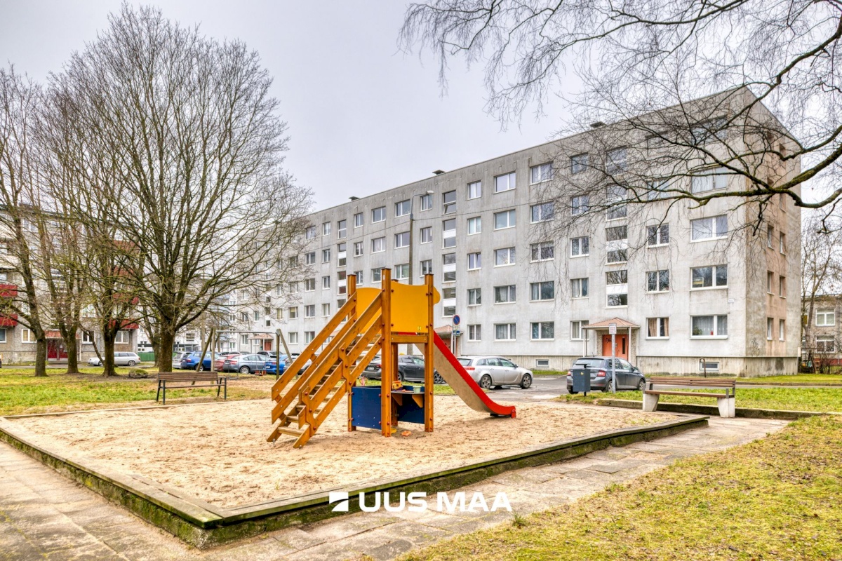 Tallinn, Mustamäe linnaosa, Mustamäe, Akadeemia tee 64a