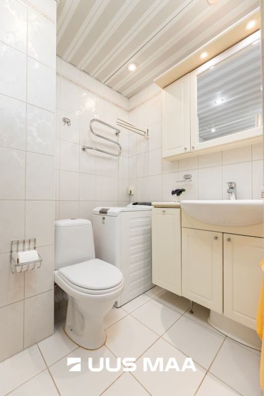 Tallinn, Mustamäe linnaosa, Mustamäe, Akadeemia tee 64a