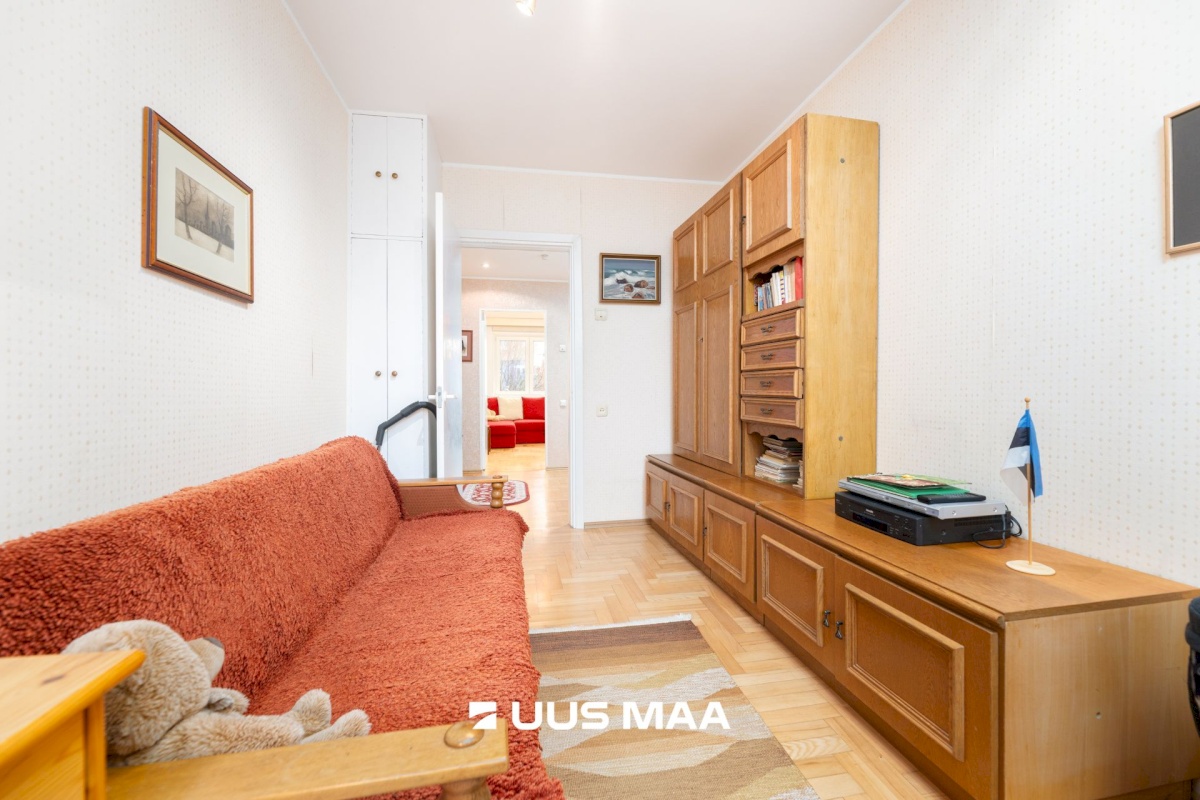 Tallinn, Mustamäe linnaosa, Mustamäe, Akadeemia tee 64a