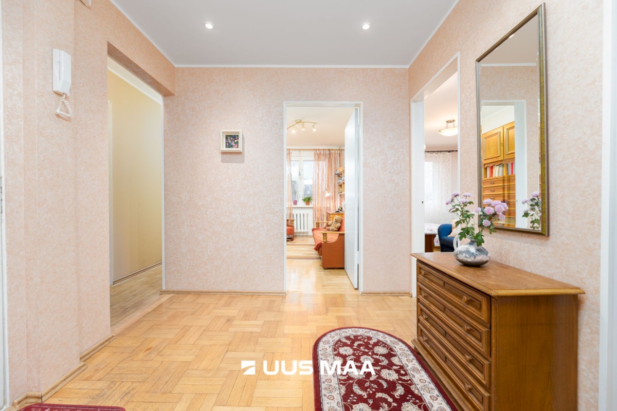 Tallinn, Mustamäe linnaosa, Mustamäe, Akadeemia tee 64a