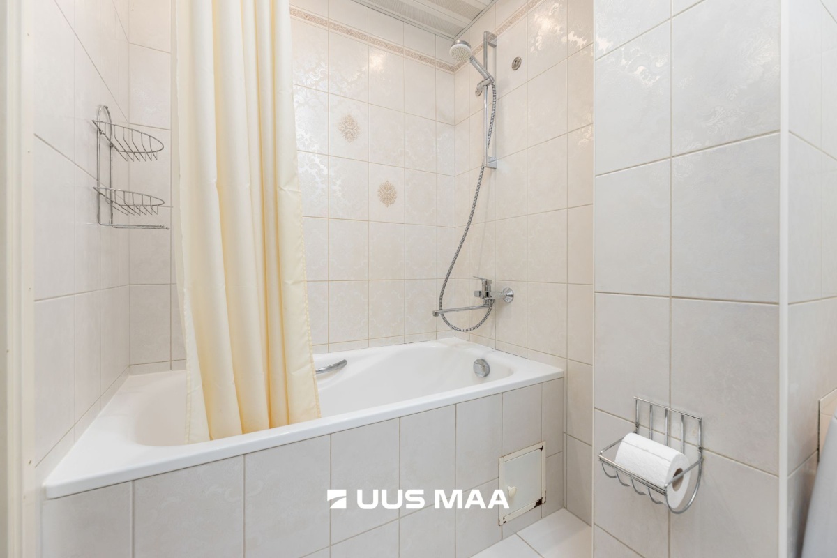 Tallinn, Mustamäe linnaosa, Mustamäe, Akadeemia tee 64a