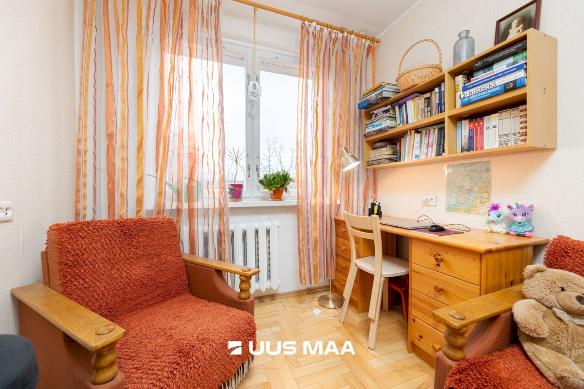 Tallinn, Mustamäe linnaosa, Mustamäe, Akadeemia tee 64a